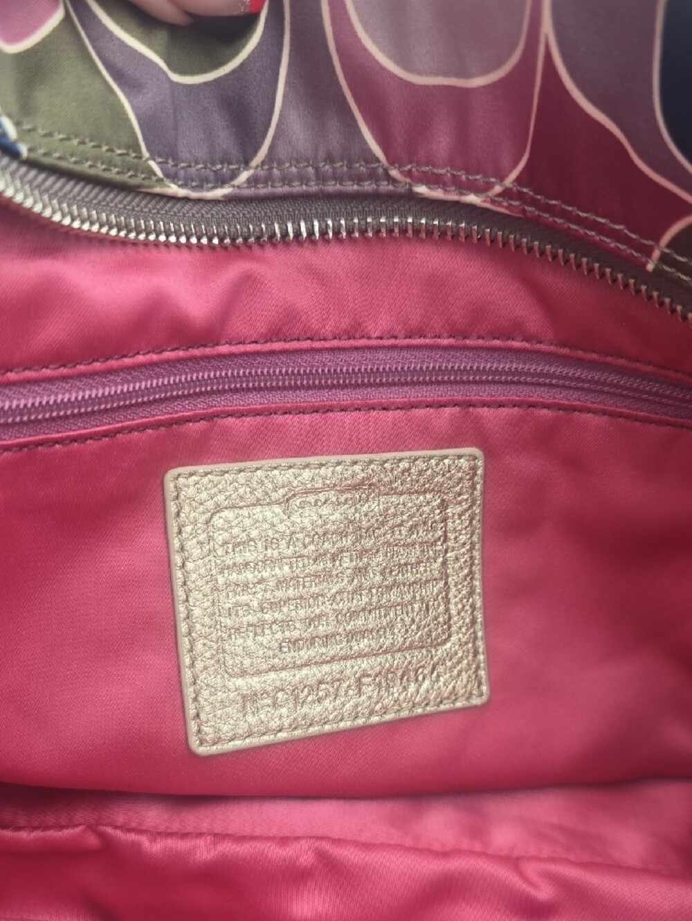 Coach Poppy Multicolor Signature Sateen Large Tote W/ Gold Metallic Trim (EUC)✨️ - Picture 11 of 15